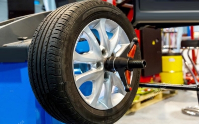 CAR &amp; 4WD WHEEL ALIGNMENTS